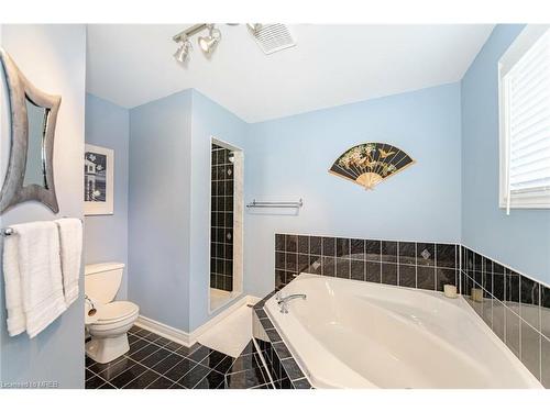 125 Ferndale Drive, Barrie, ON - Indoor Photo Showing Bathroom