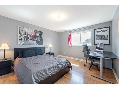 125 Ferndale Drive, Barrie, ON - Indoor Photo Showing Bedroom