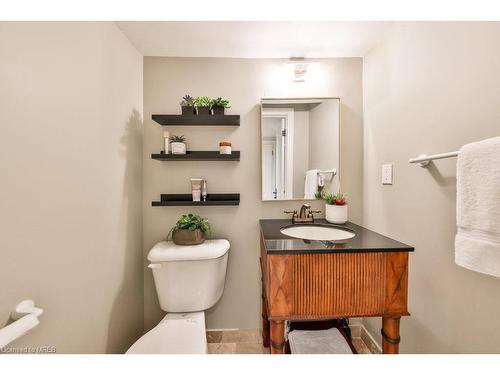 1647 Woodeden Drive, Mississauga, ON - Indoor Photo Showing Bathroom