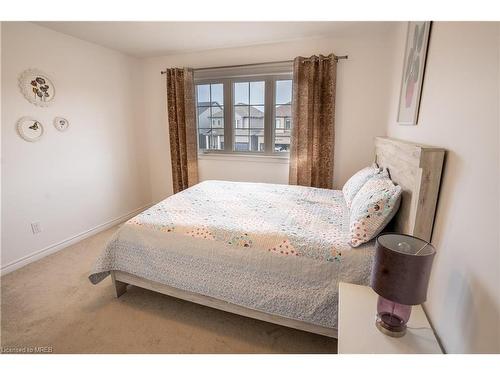 58 Beauchamp Drive, Cambridge, ON - Indoor Photo Showing Bedroom