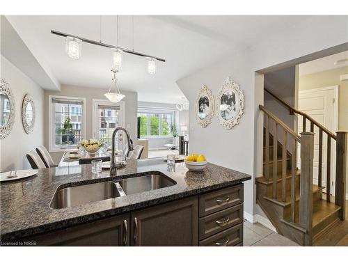 3061 Mistletoe Gardens, Oakville, ON - Indoor Photo Showing Kitchen With Double Sink