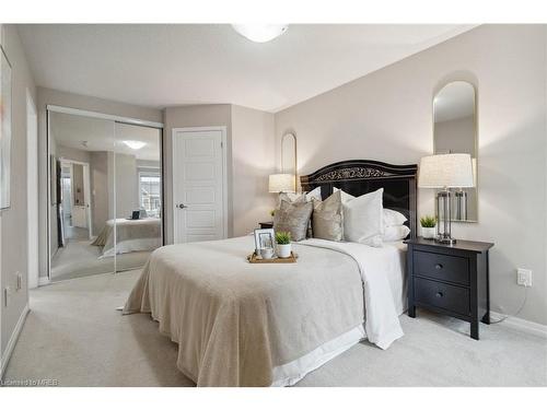 3061 Mistletoe Gardens, Oakville, ON - Indoor Photo Showing Bedroom