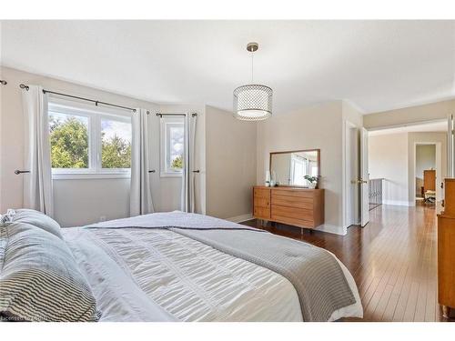 3394 Trelawny Circle, Mississauga, ON - Indoor Photo Showing Bedroom