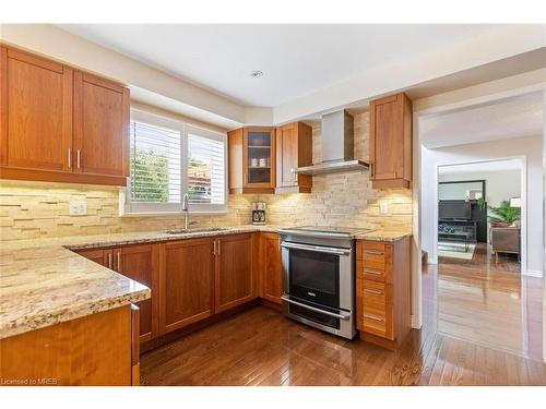 3394 Trelawny Circle, Mississauga, ON - Indoor Photo Showing Kitchen