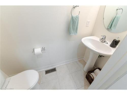 4174 Rawlins Common, Burlington, ON - Indoor Photo Showing Bathroom