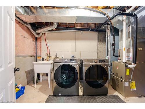 4174 Rawlins Common, Burlington, ON - Indoor Photo Showing Laundry Room