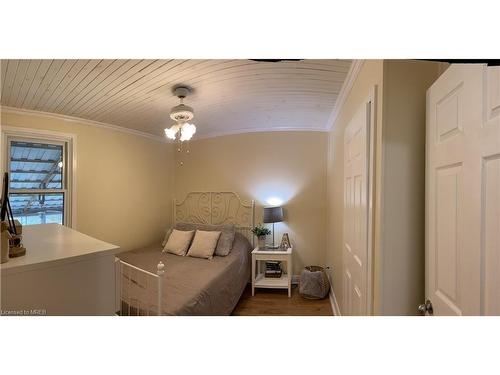 13 Harris Street, Perth, ON - Indoor Photo Showing Bedroom