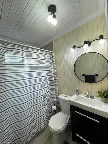 13 Harris Street, Perth, ON - Indoor Photo Showing Bathroom