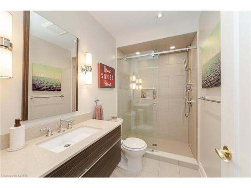 2-346 Park Lawn Road, Toronto, ON - Indoor Photo Showing Bathroom