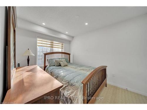 17 Delambray Street, Brampton, ON - Indoor Photo Showing Bedroom