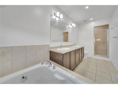 17 Delambray Street, Brampton, ON - Indoor Photo Showing Bathroom