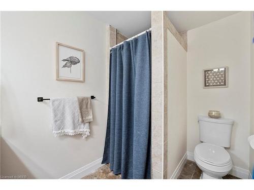 65-72 Stone Church Road W, Hamilton, ON - Indoor Photo Showing Bathroom