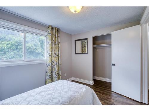 6174 Townwood Court, Mississauga, ON - Indoor Photo Showing Bedroom