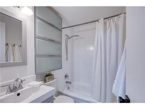 6174 Townwood Court, Mississauga, ON - Indoor Photo Showing Bathroom