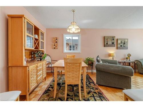 198 Martindale Crescent, Brampton, ON - Indoor Photo Showing Dining Room