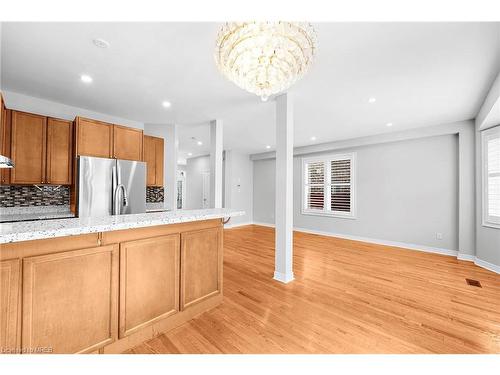 31 Blue Diamond Drive, Brampton, ON - Indoor Photo Showing Kitchen