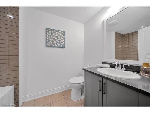 20 Lunar Crescent, Mississauga, ON - Indoor Photo Showing Bathroom