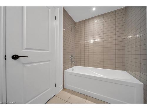 20 Lunar Crescent, Mississauga, ON - Indoor Photo Showing Bathroom