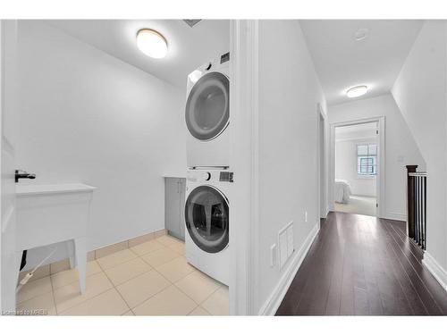 20 Lunar Crescent, Mississauga, ON - Indoor Photo Showing Laundry Room