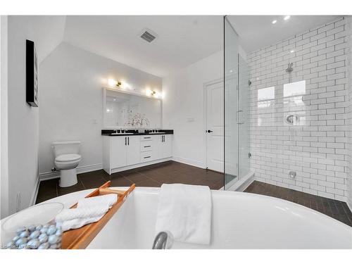 20 Lunar Crescent, Mississauga, ON - Indoor Photo Showing Bathroom