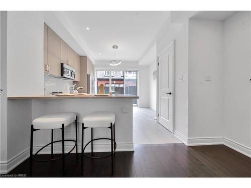 20 Lunar Crescent, Mississauga, ON - Indoor Photo Showing Kitchen