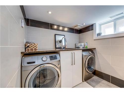 82 Lois Street, Kitchener, ON - Indoor Photo Showing Laundry Room
