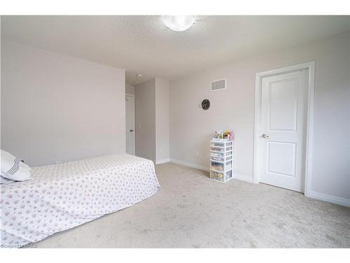 123 Freedom Crescent, Hamilton, ON - Indoor Photo Showing Bedroom