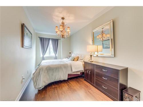 93 Lesabre Crescent, Brampton, ON - Indoor Photo Showing Bedroom