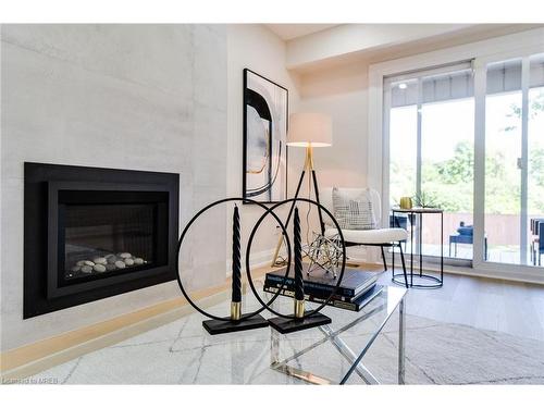 902 Kowal Drive, Mississauga, ON - Indoor With Fireplace