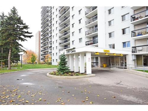 1004-1100 Caven Street, Mississauga, ON - Outdoor With Balcony With Facade