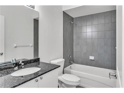 423-33 Whitmer Street, Milton, ON - Indoor Photo Showing Bathroom