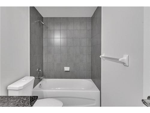 423-33 Whitmer Street, Milton, ON - Indoor Photo Showing Bathroom