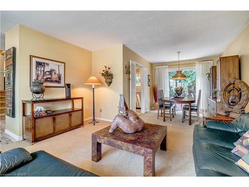 3389 Rockwood Drive, Burlington, ON - Indoor Photo Showing Living Room