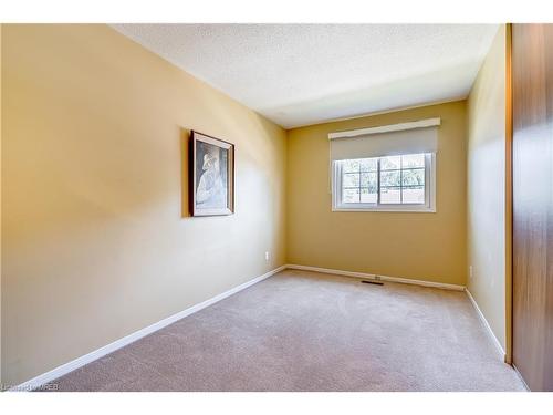 3389 Rockwood Drive, Burlington, ON - Indoor Photo Showing Other Room