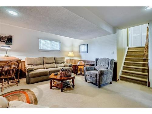 3389 Rockwood Drive, Burlington, ON - Indoor Photo Showing Living Room