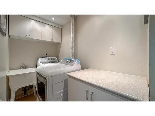 21 Haley Court, Brampton, ON - Indoor Photo Showing Laundry Room