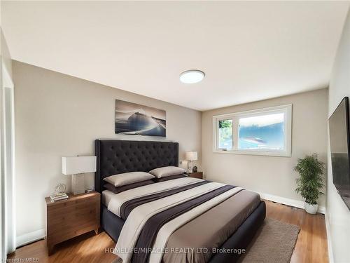 65 Loraine Drive, St. Catharines, ON - Indoor Photo Showing Bedroom