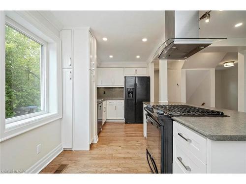 10 Joseph Street, Mississauga, ON - Indoor Photo Showing Kitchen