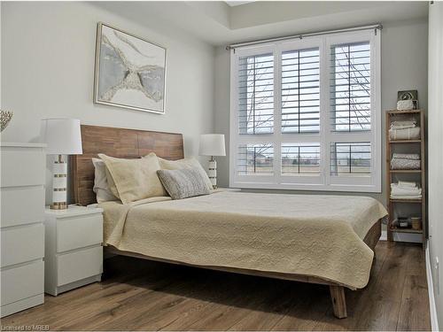 126-5010 Corporate Drive, Burlington, ON - Indoor Photo Showing Bedroom