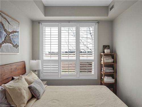 126-5010 Corporate Drive, Burlington, ON - Indoor Photo Showing Bedroom