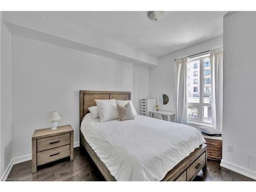 302-2486 Old Bronte Road, Oakville, ON - Indoor Photo Showing Bedroom