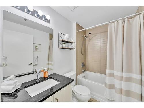 302-2486 Old Bronte Road, Oakville, ON - Indoor Photo Showing Bathroom