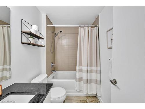 302-2486 Old Bronte Road, Oakville, ON - Indoor Photo Showing Bathroom
