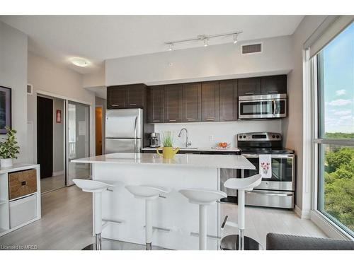 908-2212 Lake Shore Boulevard W, Toronto, ON - Indoor Photo Showing Kitchen With Upgraded Kitchen