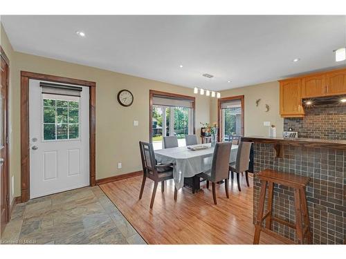 145 Beck Street, Wasaga Beach, ON - Indoor Photo Showing Dining Room