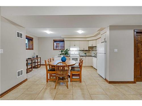 145 Beck Street, Wasaga Beach, ON - Indoor Photo Showing Dining Room