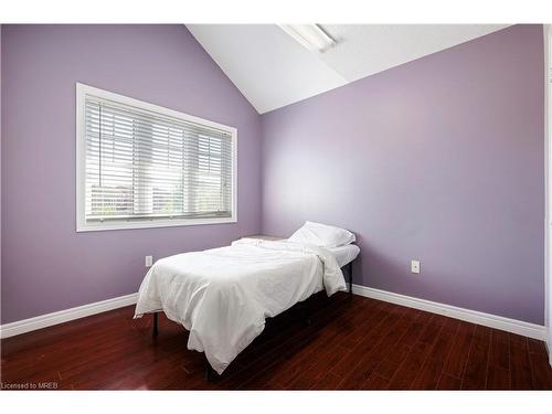 32 Nomad Crescent, Brampton, ON - Indoor Photo Showing Bedroom