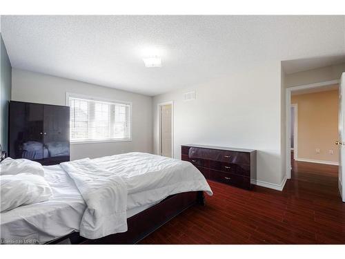 32 Nomad Crescent, Brampton, ON - Indoor Photo Showing Bedroom