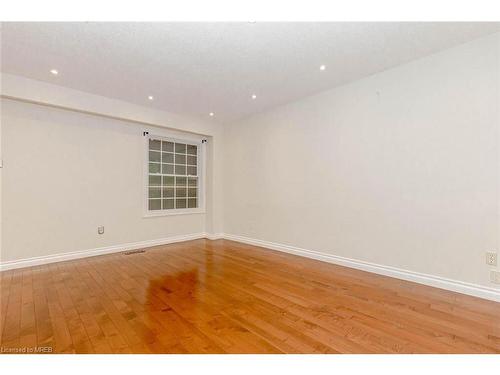 1039 Runnymead Crescent, Oakville, ON - Indoor Photo Showing Other Room