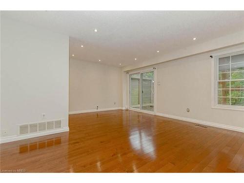 1039 Runnymead Crescent, Oakville, ON - Indoor Photo Showing Other Room